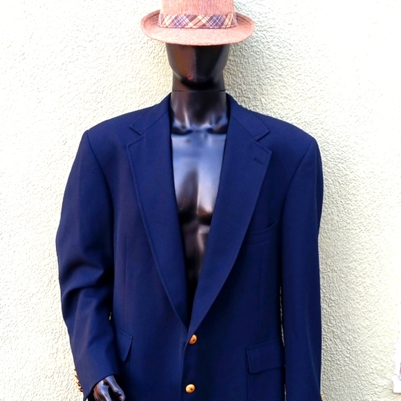 CHRISTIAN BROOKS MEN'S CLASSIC BLUE (2) BUTTON LUX BLAZER W/GOLD BUTTON ACCENTS